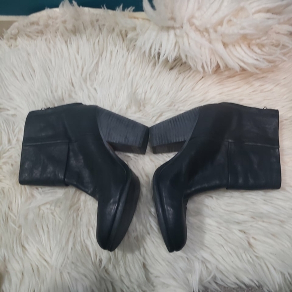 Rag & Bone women's black leather ankle booties size 6 - Picture 5 of 8
